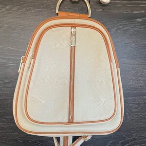 Like New Valentina Made in Italy Beige Pebbled Leather Backpack Bag w Cognac
